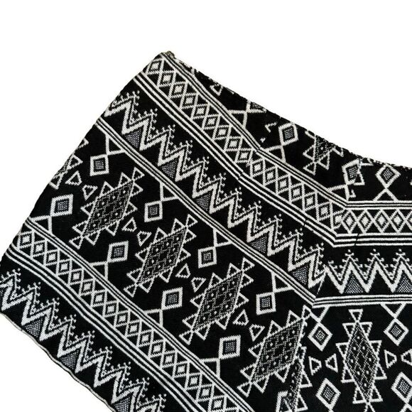 Billabong Black & White Textured Aztec Print High Waist Shorts Size Small - Picture 6 of 13
